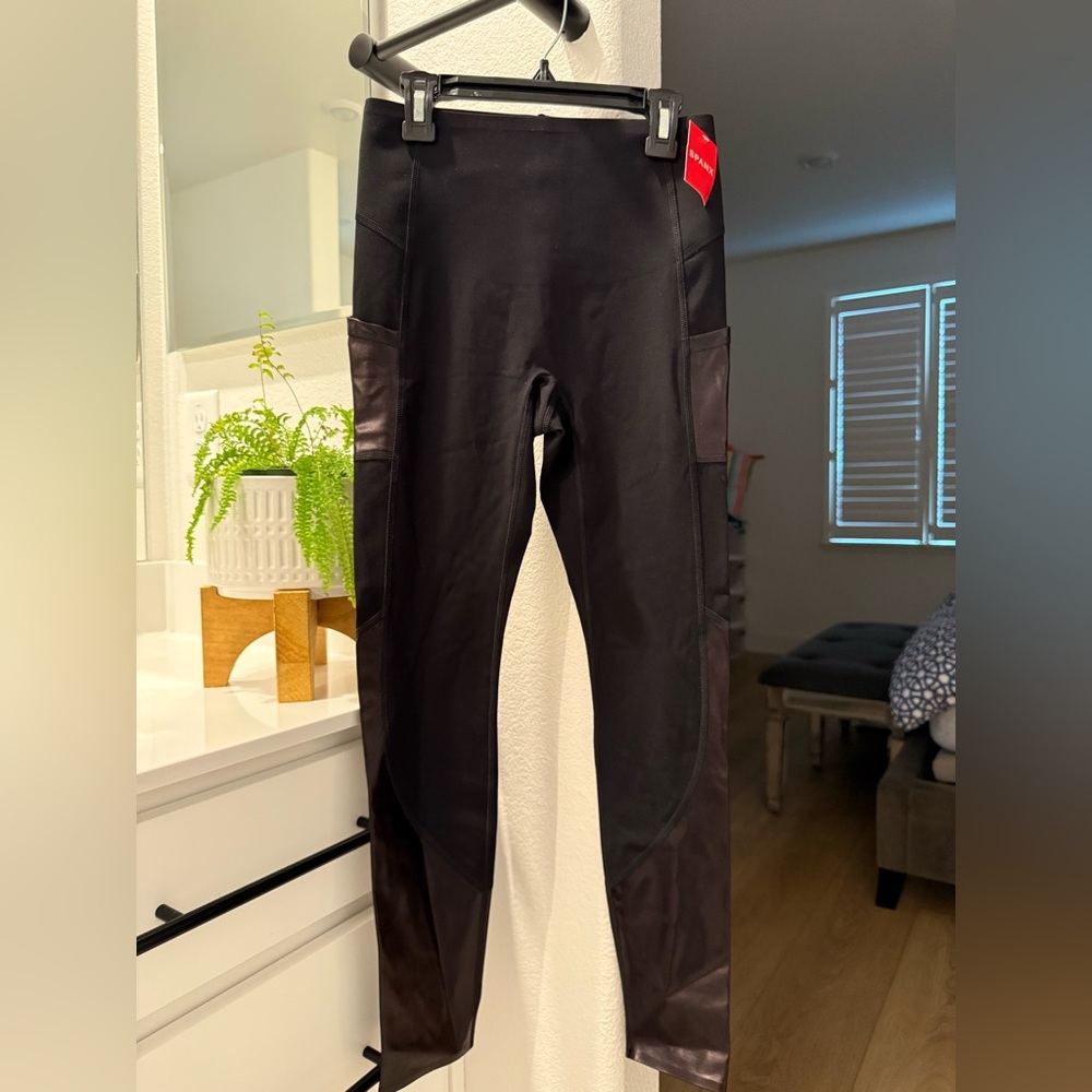 NWT Spanx black leggings/pants size XS